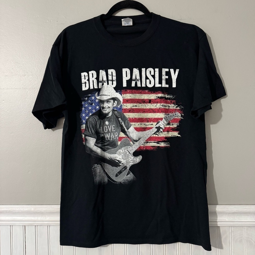 Brad Paisley Love And War Country Concert T-Shirt Adult Size Medium Black
